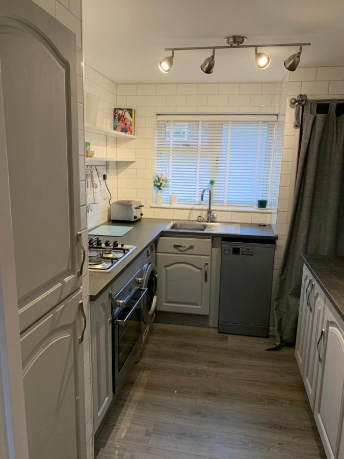Lovely Home From Home Apartment 8 Mins Walk To Beach With Free Parking And Sun Deck 2 Bed Sleeps 4 Lyme Regis Exterior photo